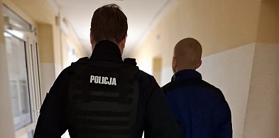Policjanci z Kolbud zatrzymali kierowcę z narkotykami i bez uprawnień