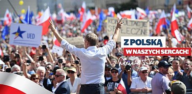 Premier: Flaga łączy!