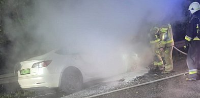 Suchy Dąb: Pożar samochodu elektrycznego we Wróblewie