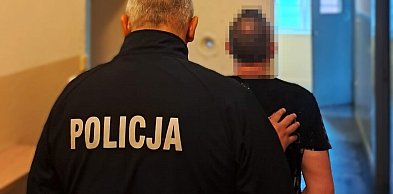 Poszukiwany 49-latek wpadł podczas kontroli. Miał ponad 2 promile i marihuanę