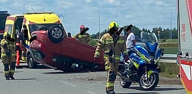 Wypadek w Cedrach Małych. Interweniowały służby ratunkowe