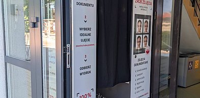 Cedry W.: Fotokabina stanęła w urzędzie. Mieszkańcy skorzystają z nowej usługi