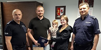 Usłyszał krzyk sąsiadki i ruszył na pomoc – bohaterska postawa mieszkańca Łęgowa-21103