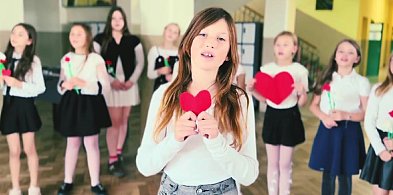 Z serca dla nauczycieli – uczniowie stworzyli wyjątkową muzyczną niespodziankę-21876