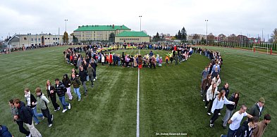 Pruszcz Gdański: Polonez na 700 par w „Jedynce” dla Niepodległej”-22628