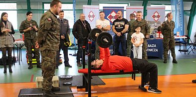 Sport, zabawa i pomoc – Lotnicze Mikołajki dla Michałka-23322