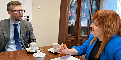 Suchy Dąb: Rozwój, kultura i komunikacja – spotkanie wójt z prezesem OMGGS-23364