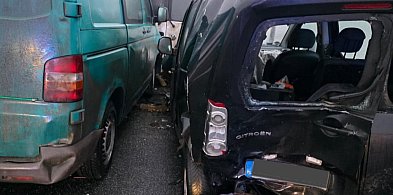 Zderzenie trzech pojazdów na drodze S6. Jedna osoba poszkodowana