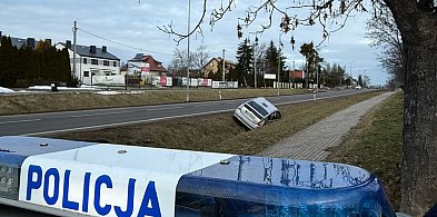 Nietrzeźwy kierowca wjechał do rowu w Różynach. Miał przy sobie narkotyki