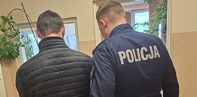 Nerwowe zachowanie zdradziło kierowcę. Miał narkotyki i nie miał prawa jazdy