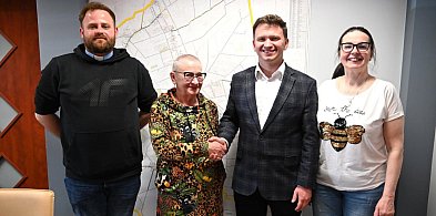 Ewa Cierocka nową prezes pszczelarzy w Pszczółkach