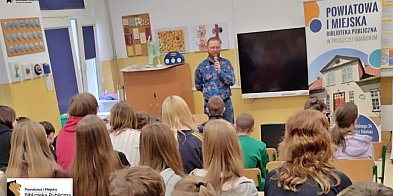 "Komputerowy ćpun" odwiedził pruszczańską bibliotekę-22802