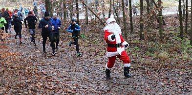 Kolbudy: Bieg Mikołajkowy w Bąkowie – ruch, uśmiech i świąteczna atmosfera-23244