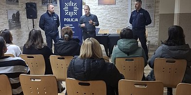 Policja rozmawia z rodzicami o przemocy i cyberprzemocy-23517