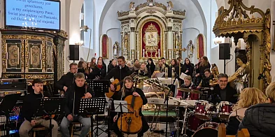 Trąbki Wielkie: Świąteczny koncert ze Skaldami w tle-23830