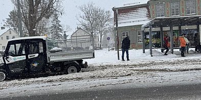 Pruszcz Gdański walczy ze śnieżycą. Służby w akcji-23965