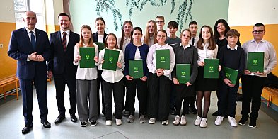 80 uczniów nagrodzonych stypendiami wójta gm. Pszczółki