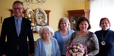Pani Stefania świętowała 90. urodziny. Burmistrz...