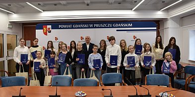 Rozstrzygnięto konkurs „Powiatowa Kartka Świąteczna”