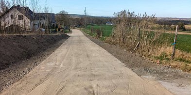 Gm. Trąbki Wielkie: Zła Wieś z nową drogą – zakończono