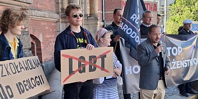 Polityka według Młodzieży Wszechpolskiej. Najpierw...