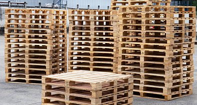 Producent palet drewnianych – co kryje się za produkcją niepozornego bohatera logi-21395