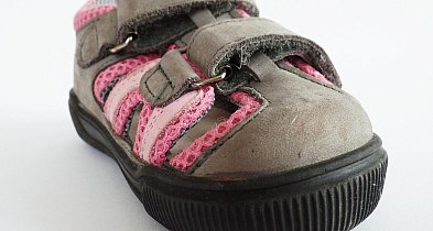 Jak wybrać idealne sandałki dla dziecka na lato?