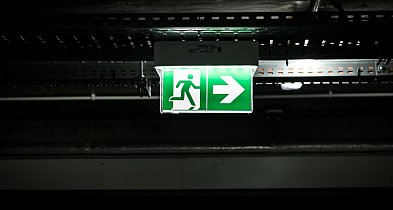 Ćwiczenia ewakuacyjne – organizacja i najczęstsze błędy