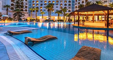 Słońce, plaża i relaks – odkryj Marhaba Palace z Travelplanet w Pruszczu Gd.