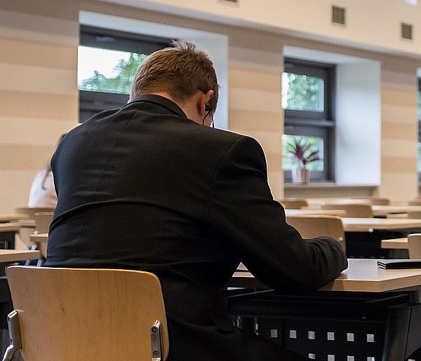 Zmiany w przepisach o wynagrodzeniach. Zapłacą za gotowość do pracy-22442