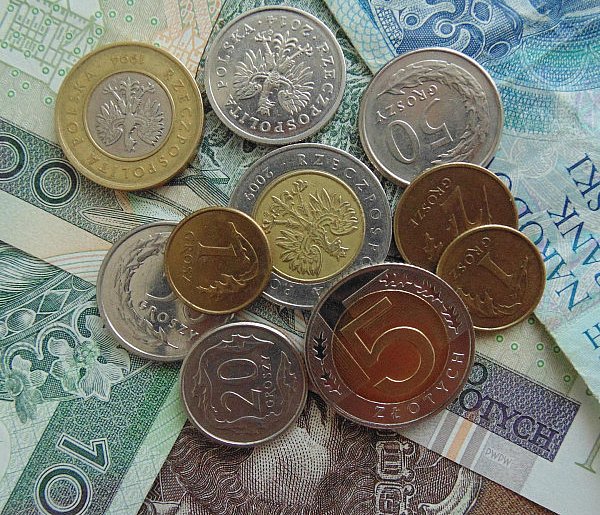 Nowe regulacje dla dorabiających. Od grudnia zmieniają się limity-22913