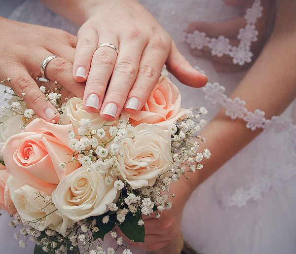 40 tys. zł za ślub i dziecko. PiS chce zachęcać do małżeństw i rodzicielstwa-22938