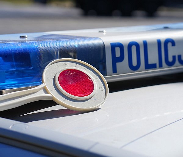 Pruszcz Gdański: Policjanci ukarali mandatami, którzy nagrywali wypadek-23031