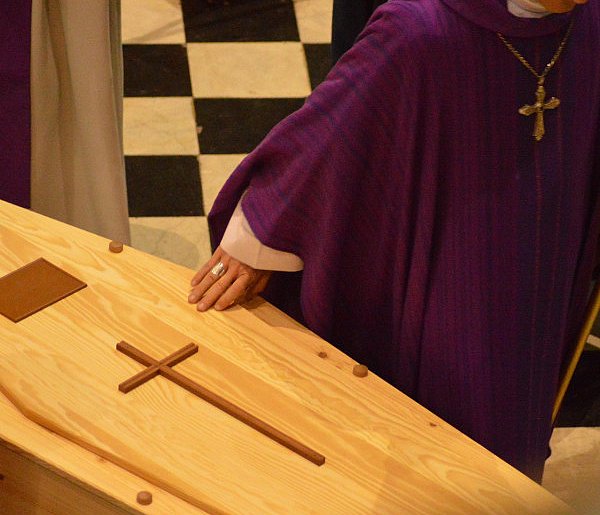 Rewolucja w pochówkach coraz bliżej. Tego w Polsce jeszcze nie było-23314