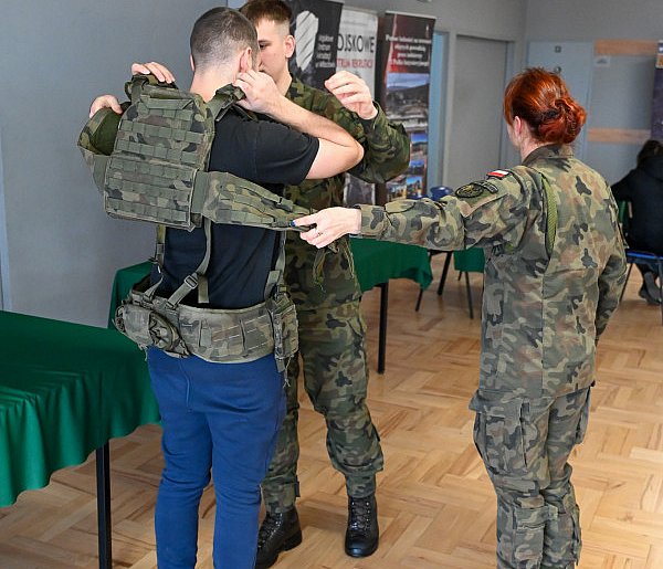 Wojsko wzywa Polaków na komisje. Chodzi głównie o te roczniki-24004