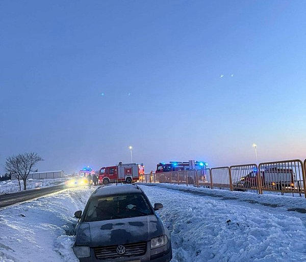 Gmina Pruszcz Gdański: Wypadek w Jagatowie. Samochód wylądował w przydrożnym rowie-24145