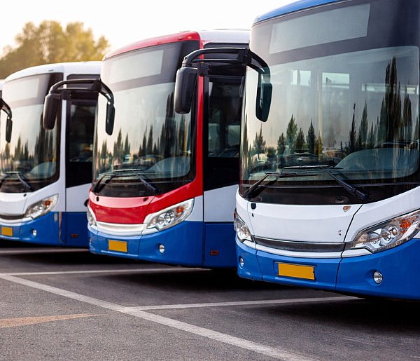 Wylał denaturat i podpalił autobus. Pasażerowie zareagowali