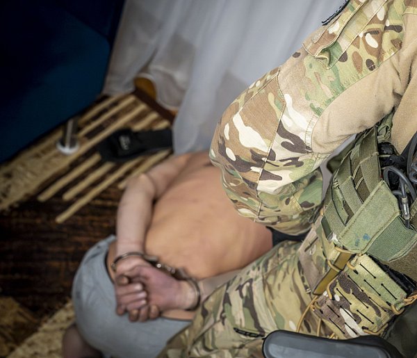 Tragiczne zakończenie poszukiwań 23-latki – trzy osoby zatrzymane