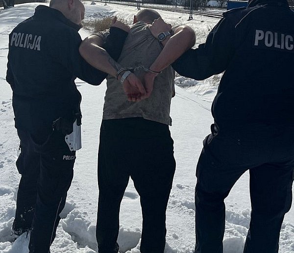 Pościg na DK91. Poszukiwany listem gończym 39-latek zatrzymany przez policję