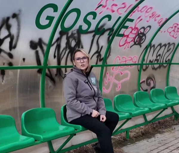 Gm. Pruszcz Gdański: Akt wandalizmu w Goszynie. Kto zniszczył wiatę na boisku?
