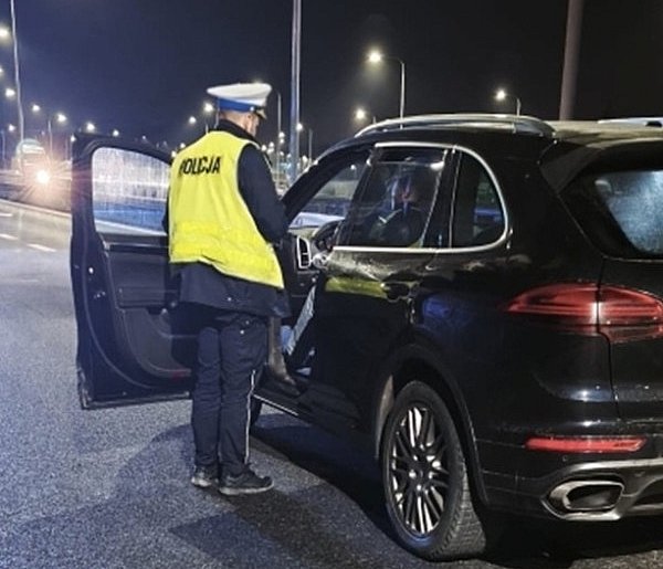 Senior w Porsche jechał pod prąd Obwodnicą Trójmiasta