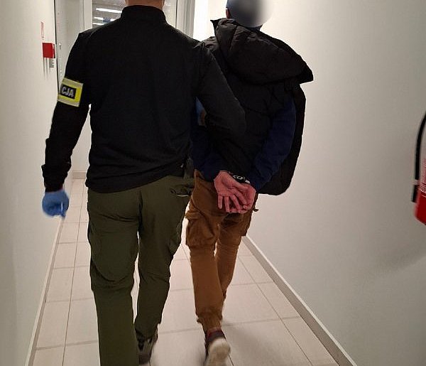 Policja zatrzymała 34-latka. Seria kradzieży wyjaśniona