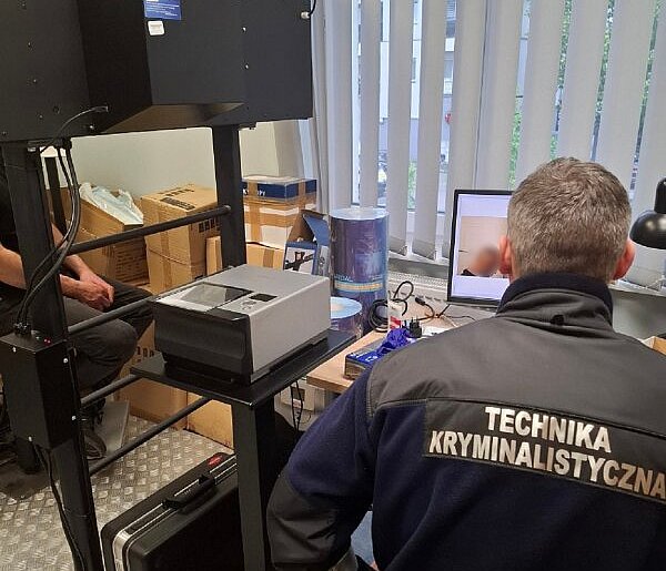 Uszkodził trzy samochody i prowadził mimo zakazów. Zatrzymanie w Pruszczu Gdańskim