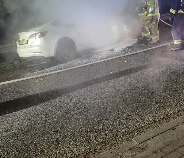 Suchy Dąb: Pożar samochodu elektrycznego we Wróblewie