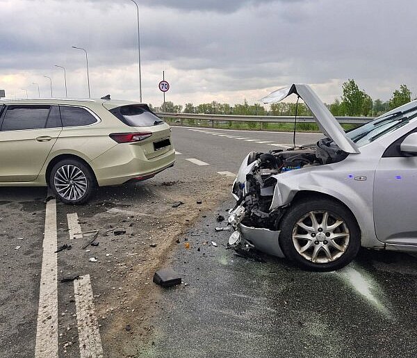 Kolizja dwóch samochodów w Cedrach Małych