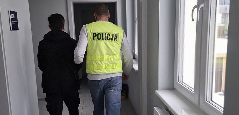 Pruszcz Gd.: 32-latek zatrzymany za jazdę bez uprawnień i niezapłacone grzywny