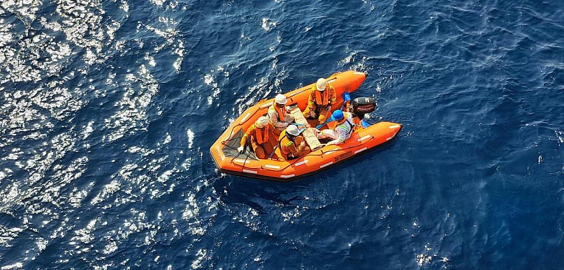 Co to jest EPIRB? Jak działa radiopława ratunkowa?