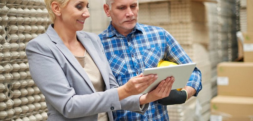 Jak opanować algorytmy wyszukiwania i zdobyć widoczność na platformach handlowych?