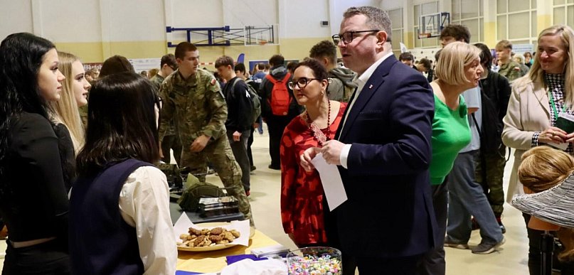 Targi Szkół Ponadpodstawowych w Kolbudach: uczniowie poznają ofertę edukacyjną
