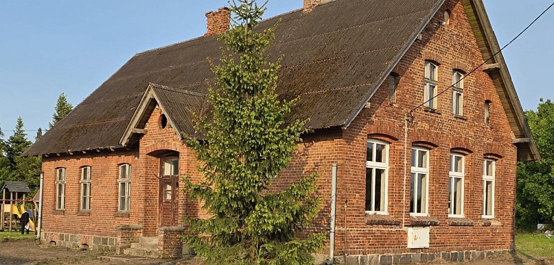 Nowe życie szkoły w Starej Hucie. Rok działań Stowarzyszenia Perła Przywidz